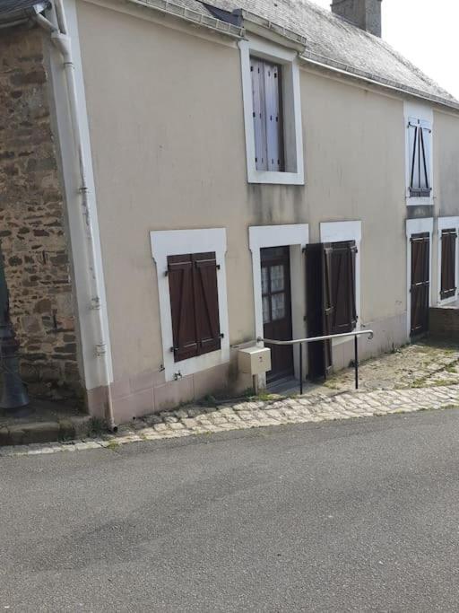 Charming Detached 2 Bedroom Ancient House In Medieval Quarter Of A Small Town In The Pays De La Loire, France Sillé-le-Guillaume Exterior foto